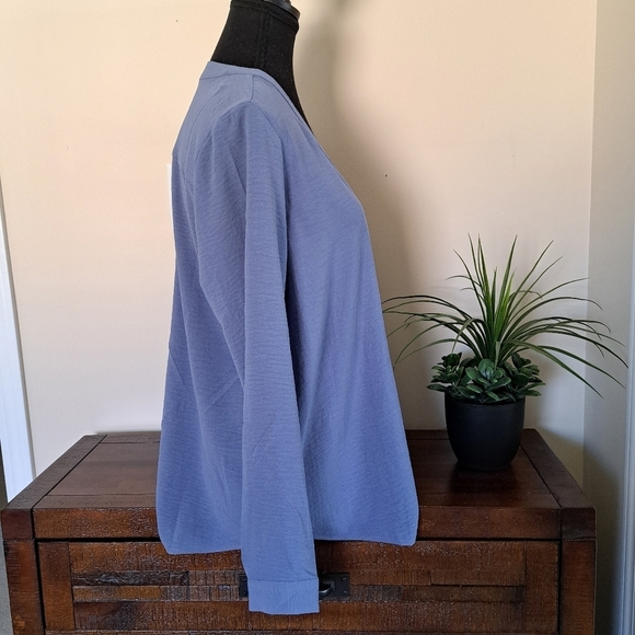 Dalia Blouse Women's Long Sleeved Blue Pull Over V-Neck Shirt Various Sizes - Picture 3 of 10